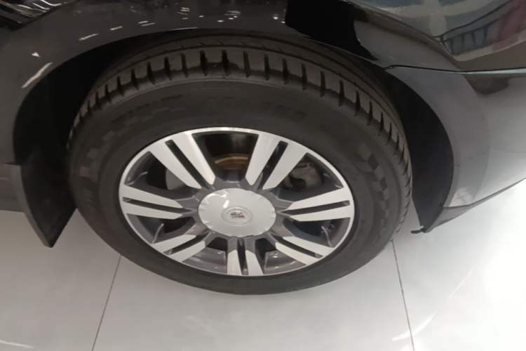 Used Cadillac SRX 2014 3.0L Comfort Model Right Front Wheel Hub
