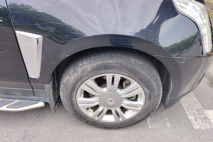 Used Cadillac SRX 2014 3.0L Elite Model Right Front Wheel Hub