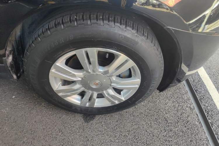 Used Cadillac SRX 2014 3.0L Comfort Model Right Front Wheel Hub