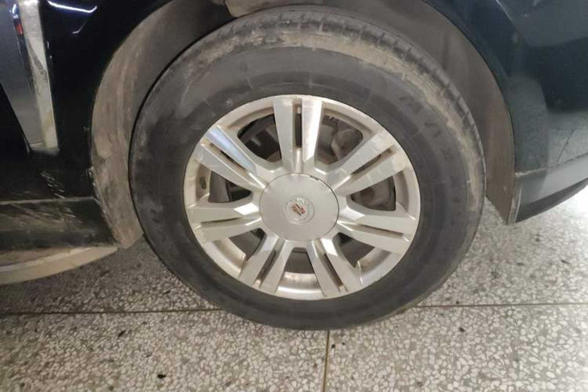 Used Cadillac SRX 2014 3.0L Comfort Model Right Front Wheel Hub