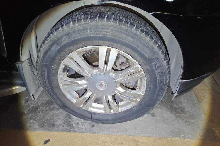 Used Cadillac SRX 2014 3.0L Elite Model Right Front Wheel Hub