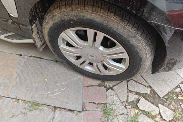 Used Cadillac SRX 2014 3.0L Luxury Model Right Front Wheel Hub