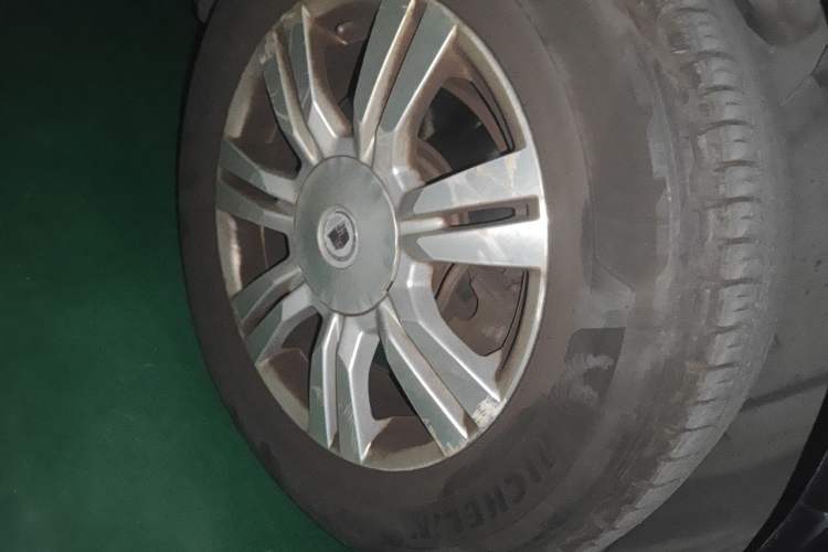 Used Cadillac SRX 2014 3.0L Elite Model Right Front Wheel Hub