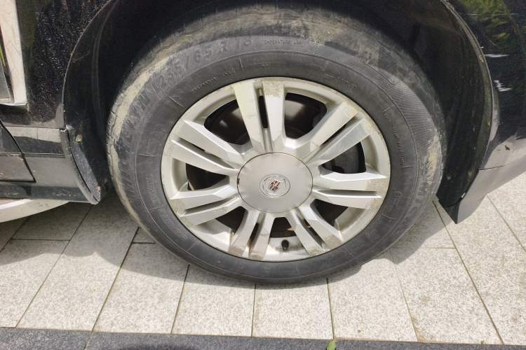 Used Cadillac SRX 2014 3.0L Elite Model Right Front Wheel Hub