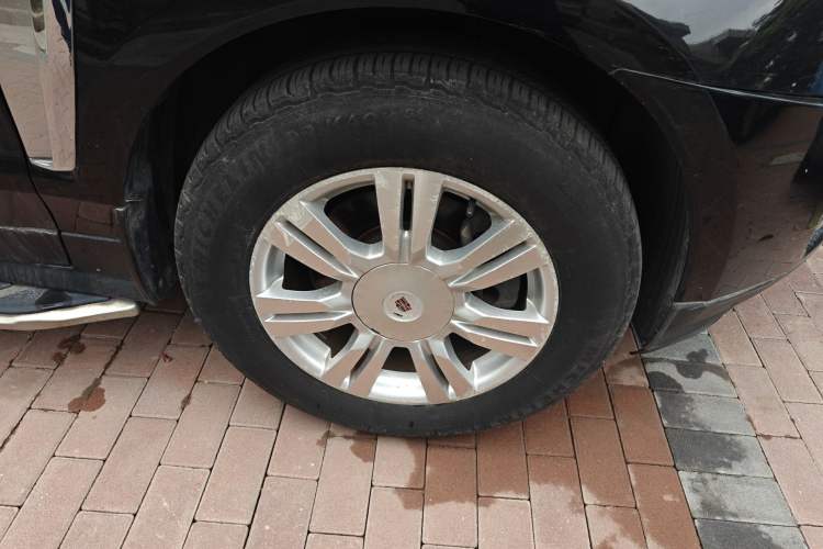 Used Cadillac SRX 2014 3.0L Comfort Model Right Front Wheel Hub