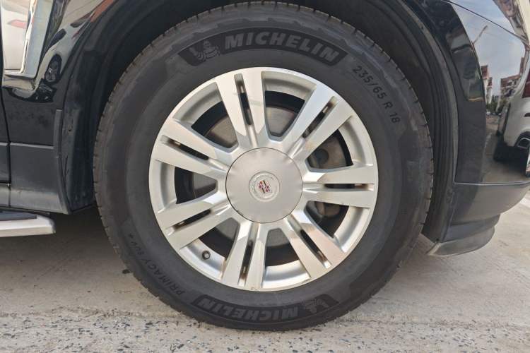 Used Cadillac SRX 2014 3.0L Elite Model Right Front Wheel Hub