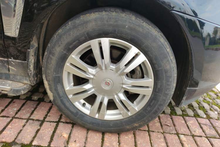 Used Cadillac SRX 2014 3.0L Comfort Model Right Front Wheel Hub