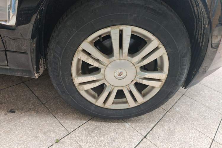 Used Cadillac SRX 2014 3.0L Comfort Model Right Front Wheel Hub