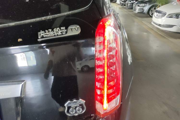 Used Cadillac SRX 2014 3.0L Elite Model Right Rear Taillight