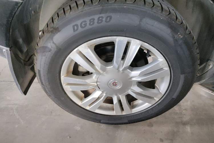 Used Cadillac SRX 2014 3.0L Elite Model Right Rear Wheel Hub