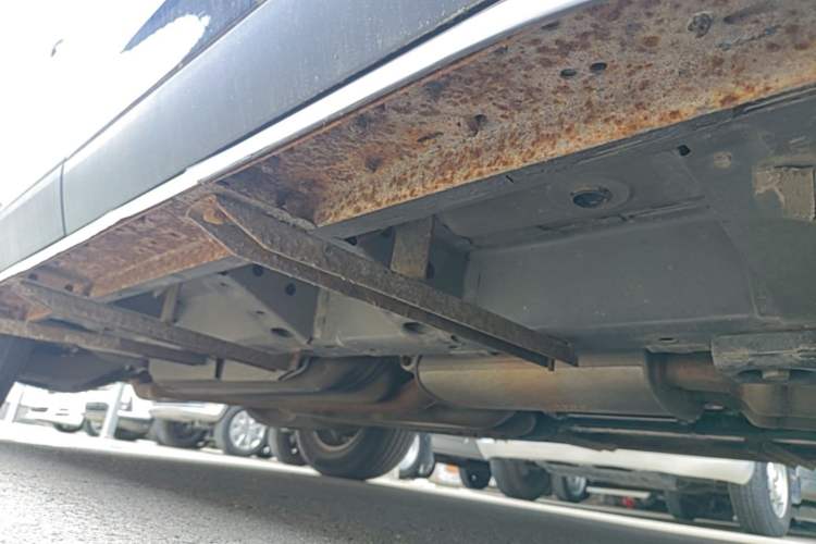 Used Cadillac SRX 2014 3.0L Elite Model Right Side Sill