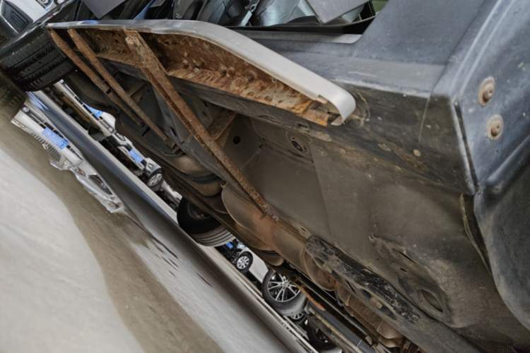 Used Cadillac SRX 2014 3.0L Elite Model Right Side Sill