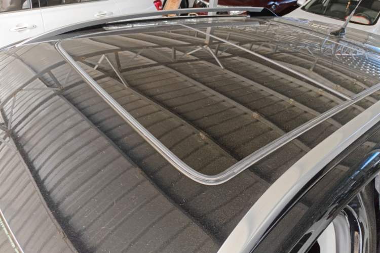 Used Cadillac SRX 2014 3.0L Elite Model Roof
