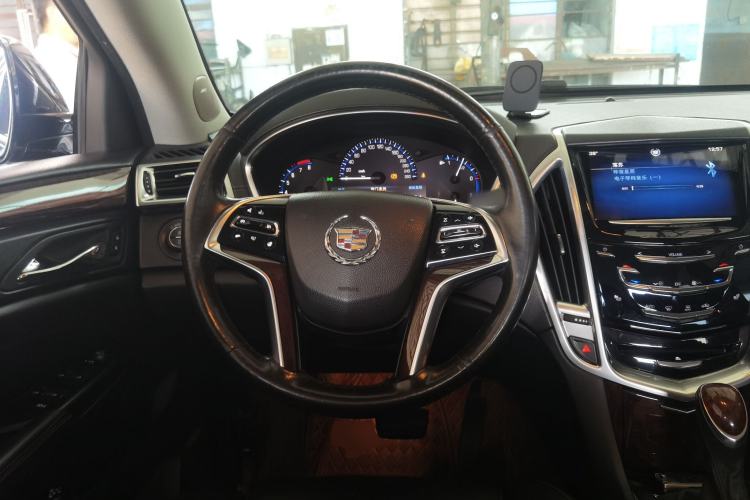 Used Cadillac SRX 2014 3.0L Luxury Model Steering Wheel