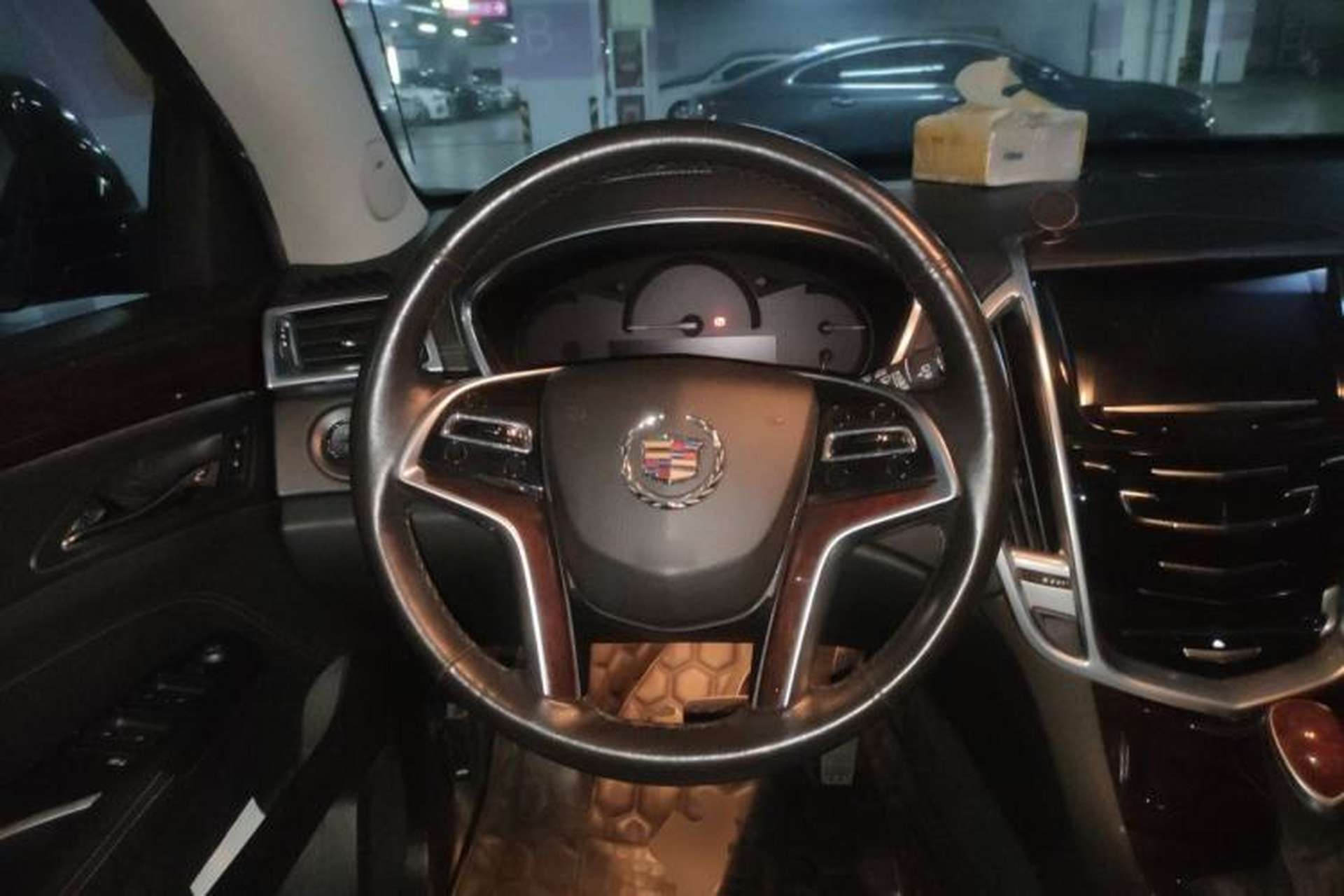 Used Cadillac SRX 2014 3.0L Elite Model Steering Wheel