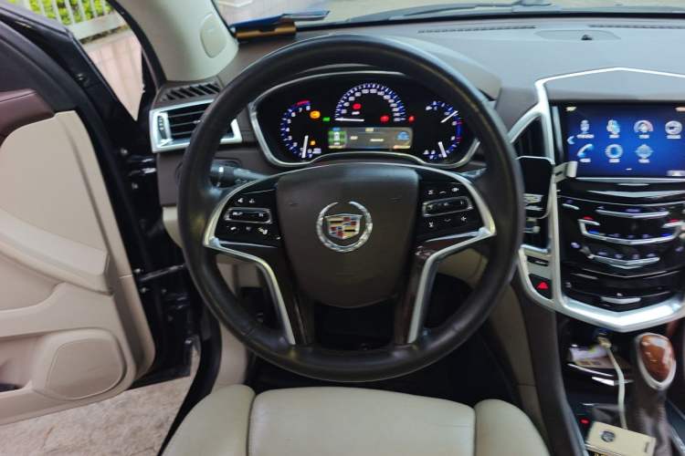Used Cadillac SRX 2014 3.0L Elite Model Steering Wheel