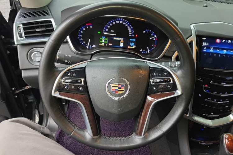 Used Cadillac SRX 2014 3.0L Elite Model Steering Wheel