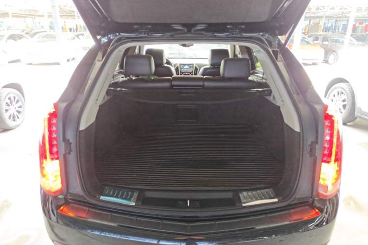 Used Cadillac SRX 2014 3.0L Elite Model Trunk