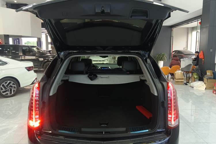 Used Cadillac SRX 2014 3.0L Comfort Model Trunk