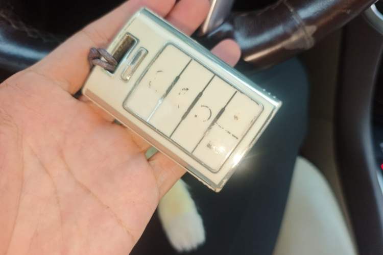 Used Cadillac SRX 2014 3.0L Elite Model Vehicle Key