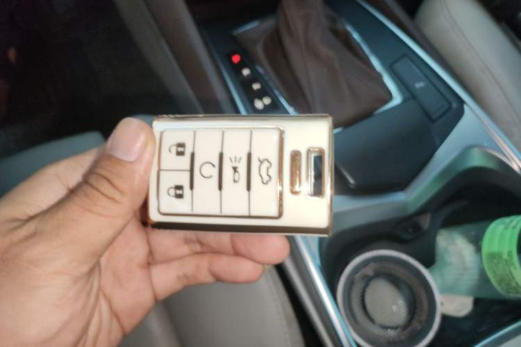 Used Cadillac SRX 2014 3.0L Elite Model Vehicle Key