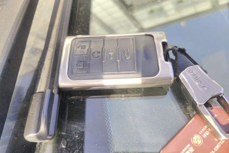 Used Cadillac SRX 2014 3.0L Elite Model Vehicle Key
