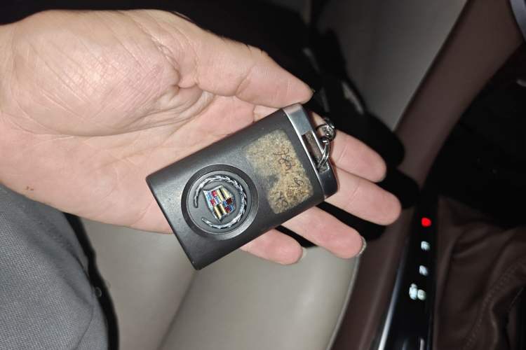 Used Cadillac SRX 2014 3.0L Elite Model Vehicle Key