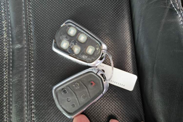 Used Cadillac SRX 2014 3.0L Elite Model Vehicle Key