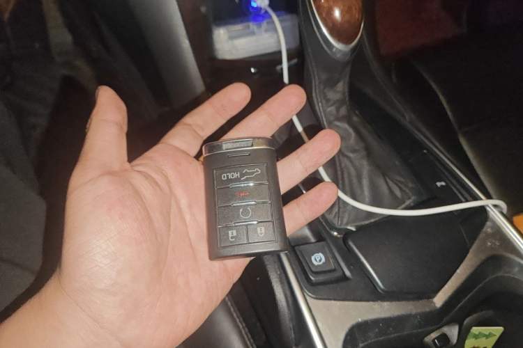 Used Cadillac SRX 2014 3.0L Elite Model Vehicle Key