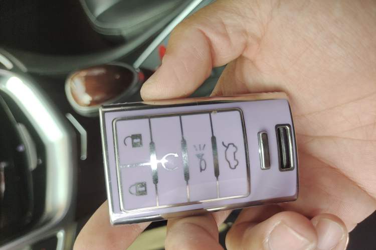 Used Cadillac SRX 2014 3.0L Elite Model Vehicle Key