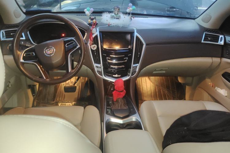Used Cadillac SRX 2014 3.0L Elite Model Center Console