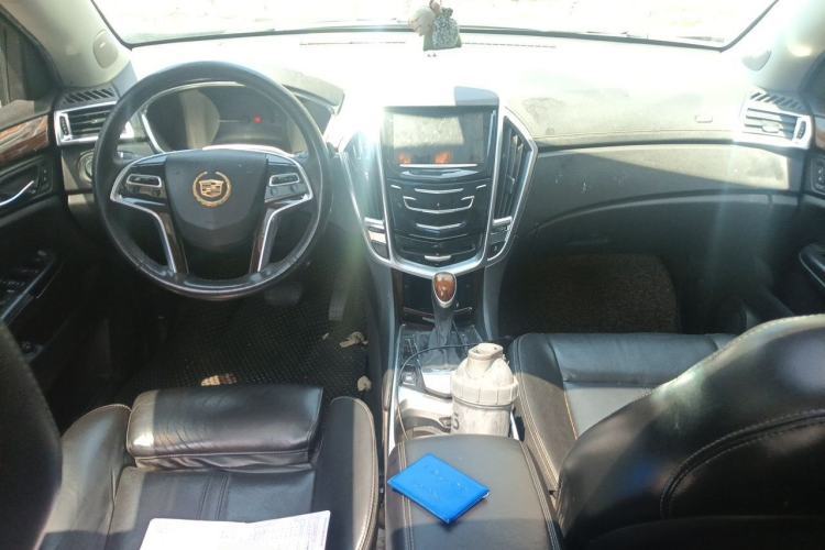 Used Cadillac SRX 2014 3.0L Leading Model Center Console