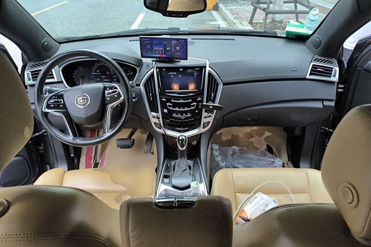 Used Cadillac SRX 2014 3.0L Elite Model Center Console
