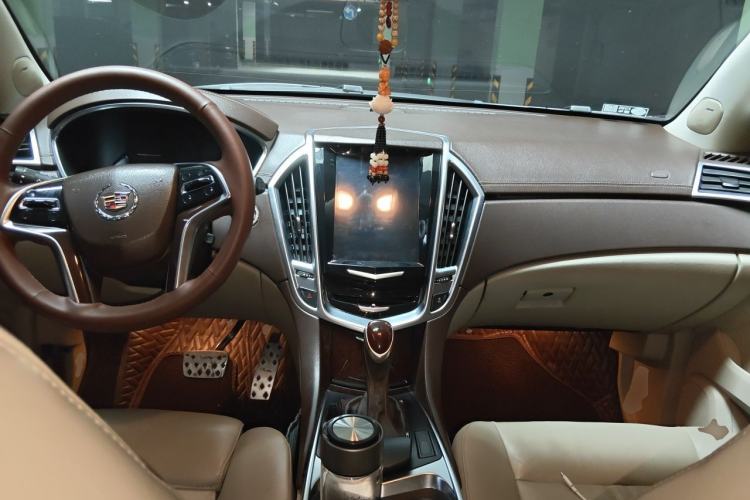 Used Cadillac SRX 2014 3.0L Luxury Model Center Console