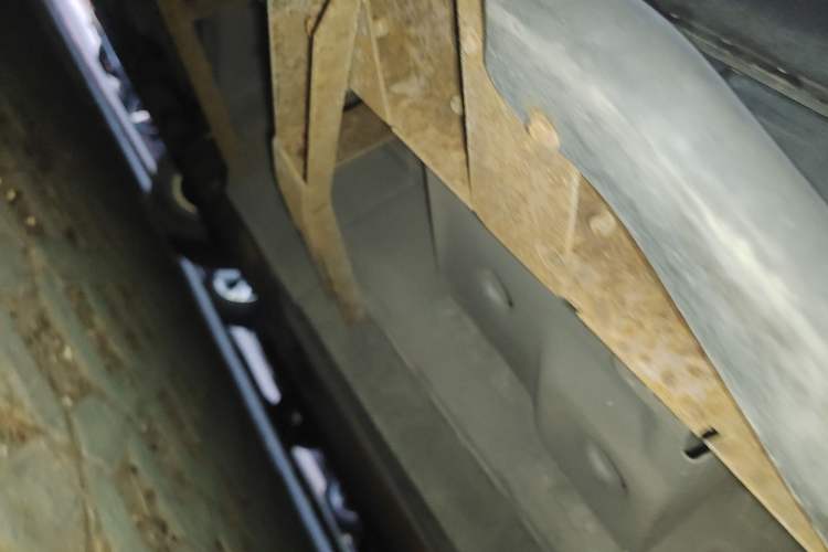 Used Cadillac SRX 2014 3.0L Elite Model Chassis Rear Left