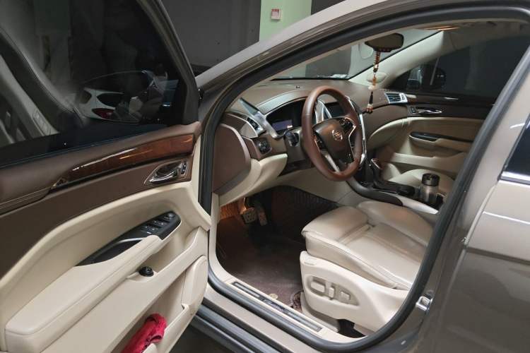 Used Cadillac SRX 2014 3.0L Luxury Model Driver Seat