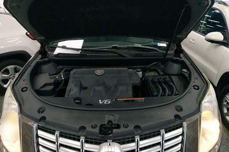 Used Cadillac SRX 2014 3.0L Comfort Model Engine Bay