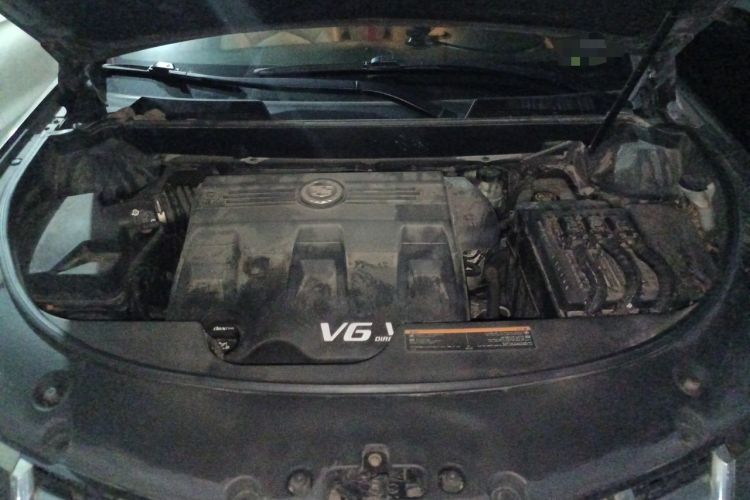 Used Cadillac SRX 2014 3.0L Flagship Model Engine Bay