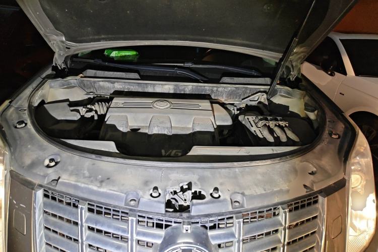 Used Cadillac SRX 2014 3.0L Comfort Model Engine Bay