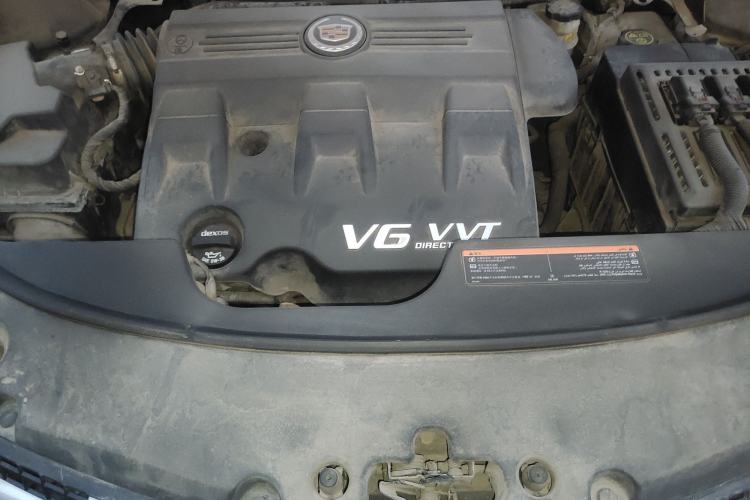 Used Cadillac SRX 2014 3.0L Elite Model Engine Bay