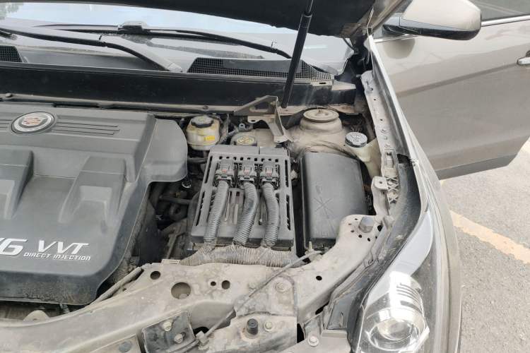 Used Cadillac SRX 2014 3.0L Elite Model Engine Bay Left