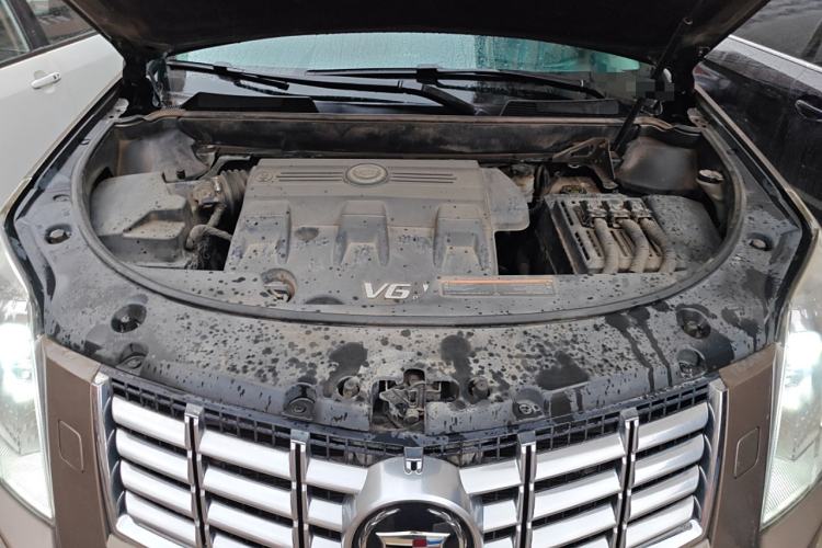 Used Cadillac SRX 2014 3.6L Flagship Model Engine Bay