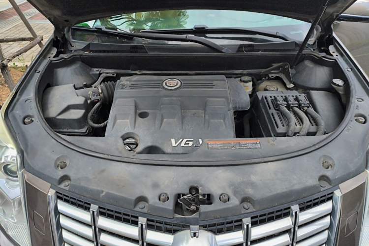 Used Cadillac SRX 2014 3.0L Elite Model Engine Bay