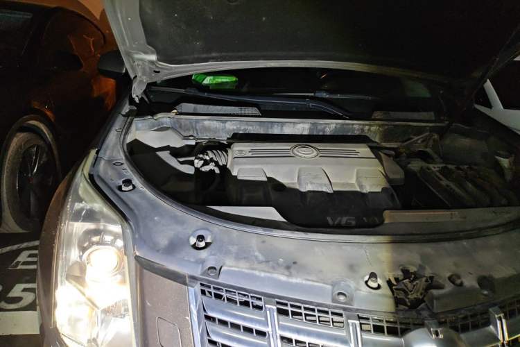 Used Cadillac SRX 2014 3.0L Comfort Model Engine Bay Right