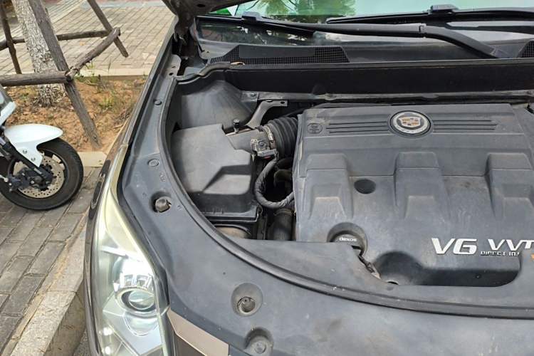 Used Cadillac SRX 2014 3.0L Elite Model Engine Bay Right