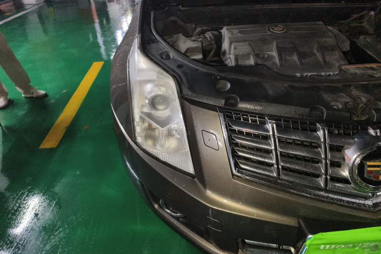 Used Cadillac SRX 2014 3.0L Elite Model Engine Bay Right