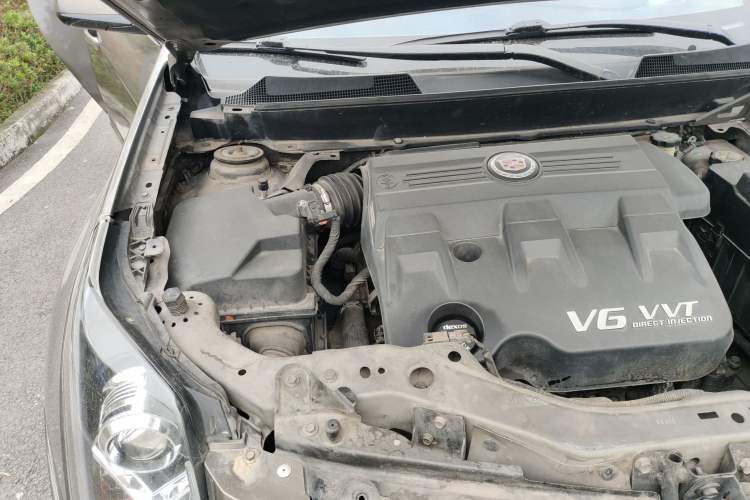 Used Cadillac SRX 2014 3.0L Elite Model Engine Bay Right