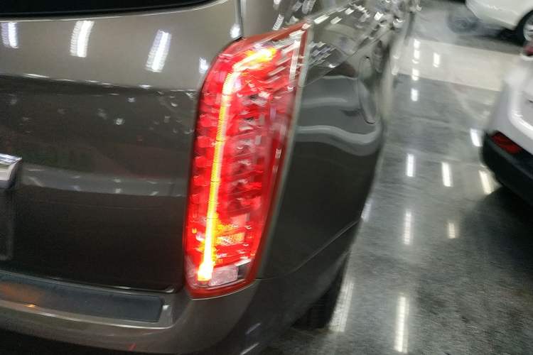 Used Cadillac SRX 2014 3.0L Comfort Model Exterior 2