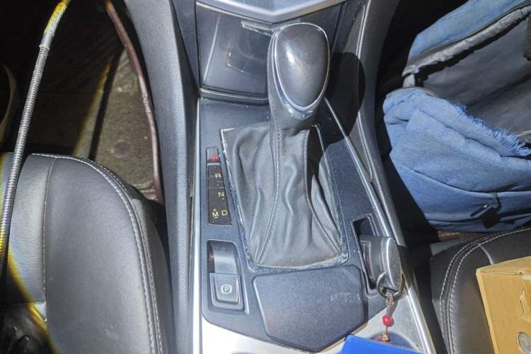 Used Cadillac SRX 2014 3.0L Comfort Model Gear Lever