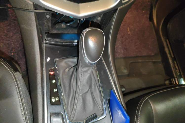 Used Cadillac SRX 2014 3.0L Comfort Model Gear Lever
